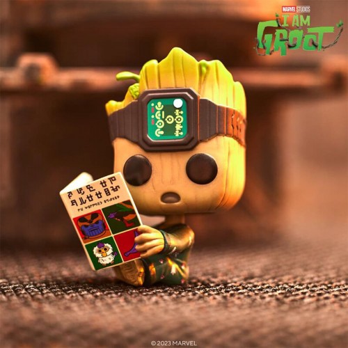 Игровая фигурка Funko POP! ГРУТ С КНИГОЙ 70651